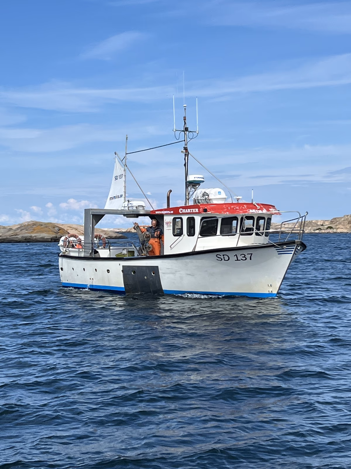 M/S Mira II på havet